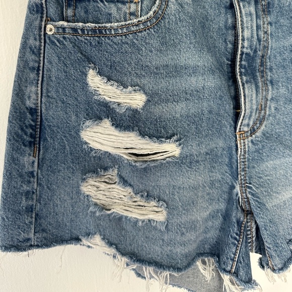Garage Denim High-Rise Mom Shorts - Size 7 / 28 - Picture 4 of 9